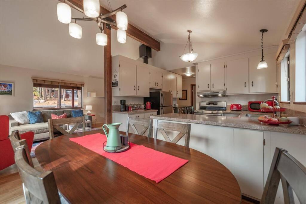 Carnelian Bay Cozy Pet-Friendly Cabin W Fenced-In Yard Close To Slopes Beach Town מראה חיצוני תמונה
